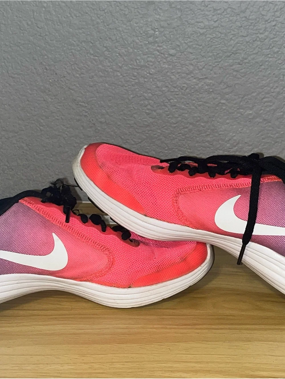 Nike Women's Gradient Pink Running Sneakers with Black Accents